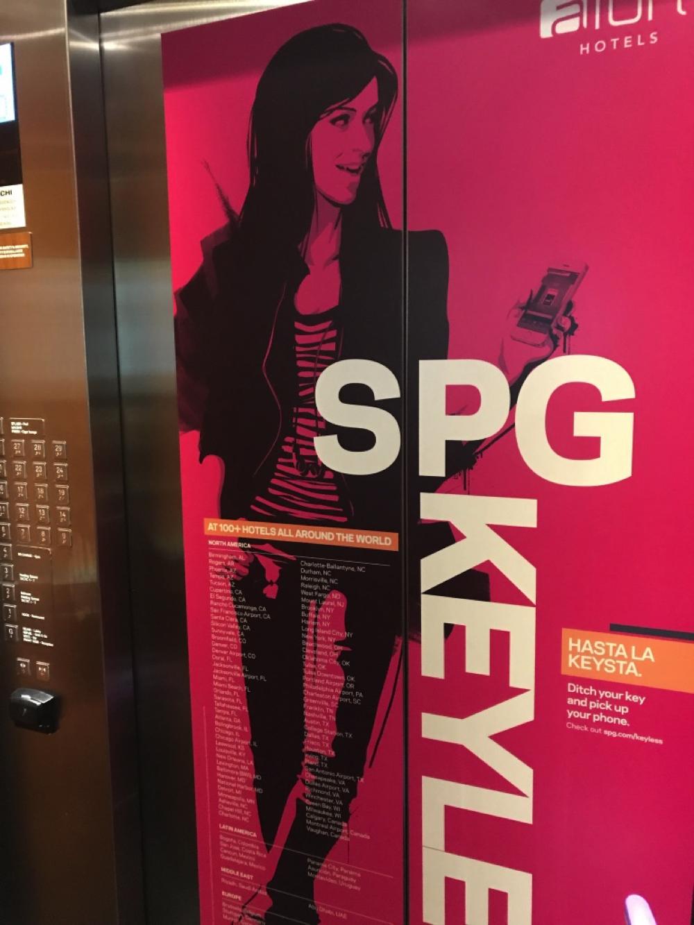 「アロフトクアラルンプールセントラル」のエレベーター内部の写真映えスポット
